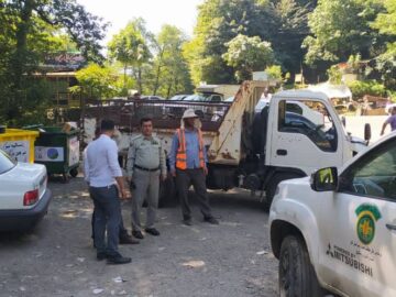 مانور جمع‌آوری زباله‌ها از طبیعت زیبای سیاهکل برگزار شد