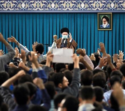 به مناسبت اربعین حسینی؛ دانشجویان در محضر رهبر انقلاب عزاداری می‌کنند