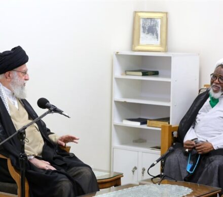 امام خامنه‌ای در دیدار شیخ زکزاکی: حرکت اسلامی در آفریقا، اروپا و شمال آمریکا درحال گسترش است/ همه باید به فلسطین کمک کنند