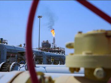 برنامه‌ریزی وزارت نفت برای جمع‌آوری گازهای همراه ۵۲ مشعل در شرق کارون