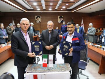 با هدف توسعه تعاملات دانشگاهی انجام شد؛امضای تفاهم‌نامه همکاری میان دانشگاه آزاد اسلامی و شرکت فولاد اکسین خوزستان