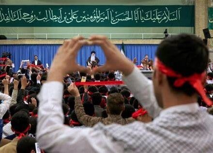جوانان، ارزشهای انقلاب و مبارزه با تهاجم فرهنگی