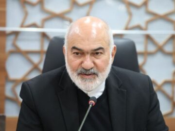 نظام اسلامی در برابر توطئه ها ایستاده و مسیر خدمت متوقف نخواهد شد