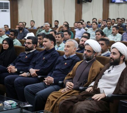 ۸۸ کمک هزینه سفر به مشهد مقدس با خانواده برای کارکنان اهدا شد