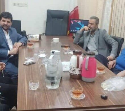 جلسه هم اندیشی و هم افزایی مدیران هنری در شهرستان شوشتر
