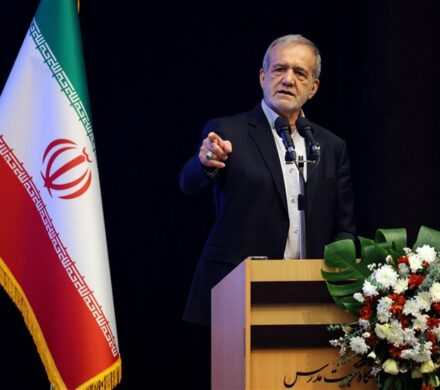پزشکیان: اگر نخبگان به میدان بیایند دشمن هیچ غلطی نمی‌تواند بکند