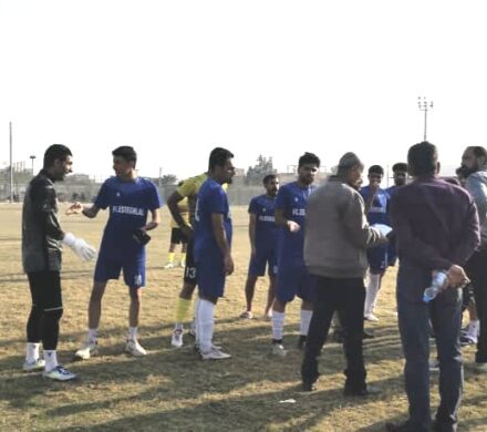 فوتبال لیگ برتر خوزستان / از نیمه‌تمام ماندن بازی در حمیدیه تا عملکرد بحث‌برانگیز ناظر مسابقه در هندیجان