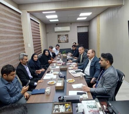 نشست هم اندیشی مسئولان دانشکده علوم پزشکی شوشتر و اصحاب رسانه با محوریت “فرهنگ سازی سلامت” برگزار شد